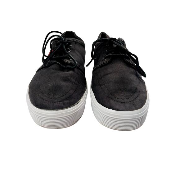 Athletic_Shoes
